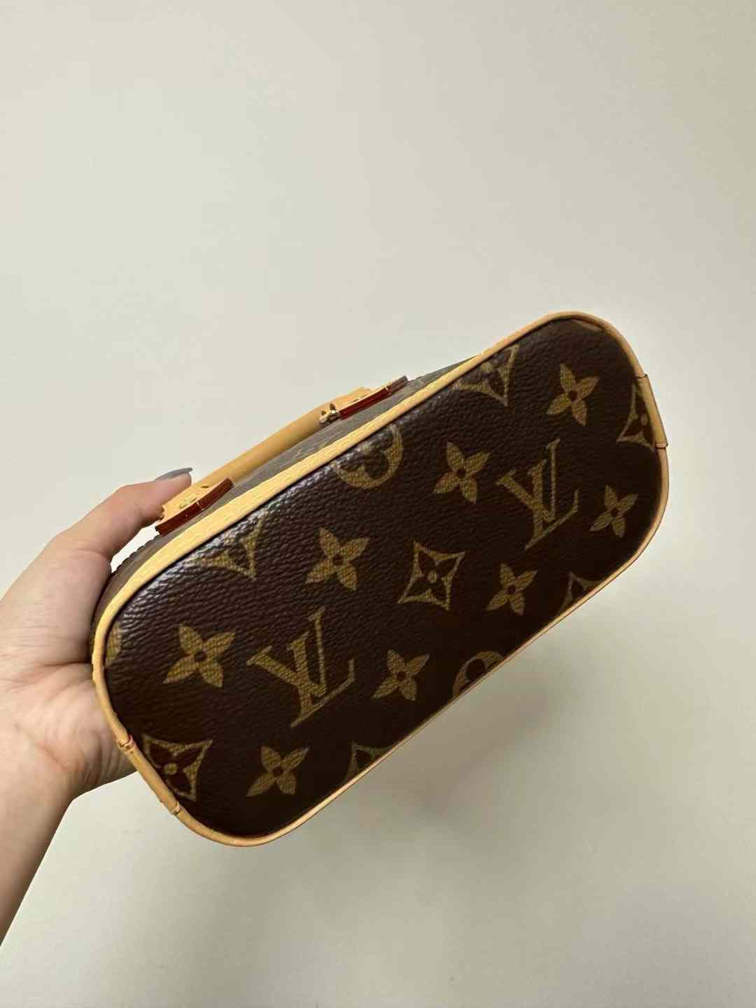 Louis Vuitton Nano Alma M82717 view 5