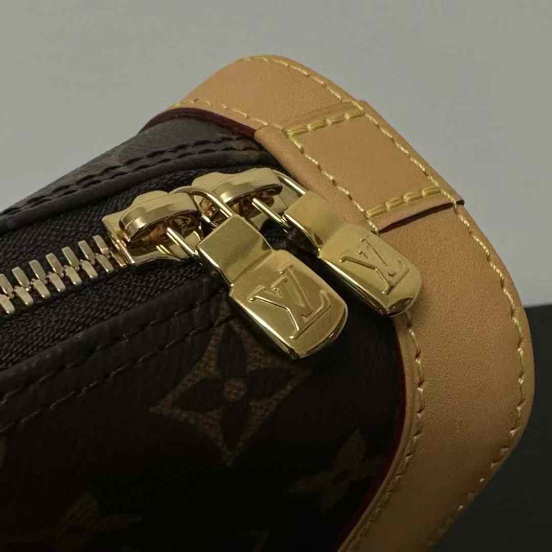 Louis Vuitton Nano Alma M82717 view 6
