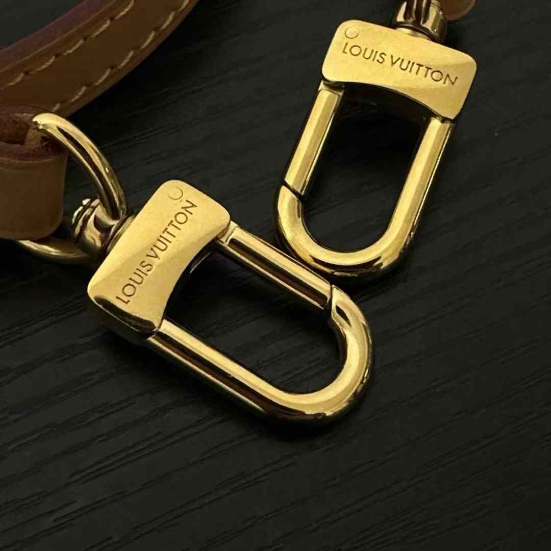 Louis Vuitton Nano Alma M82717 view 7