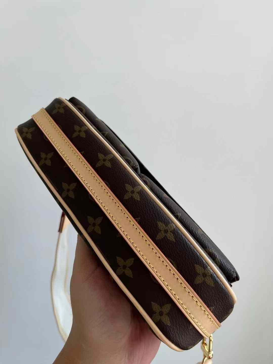 Louis Vuitton Vivacité M46999 view 3