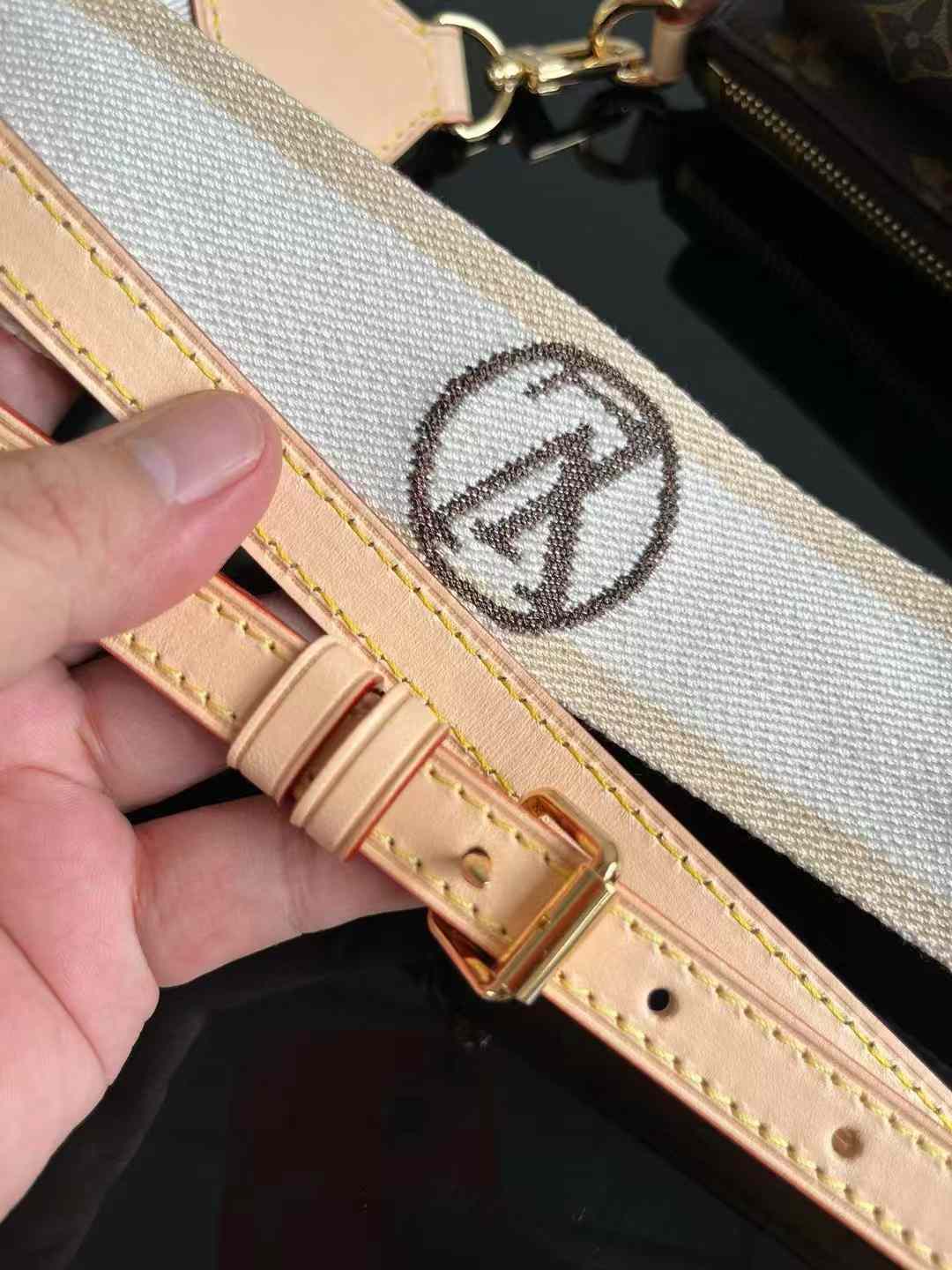 Louis Vuitton Vivacité M46999 view 7