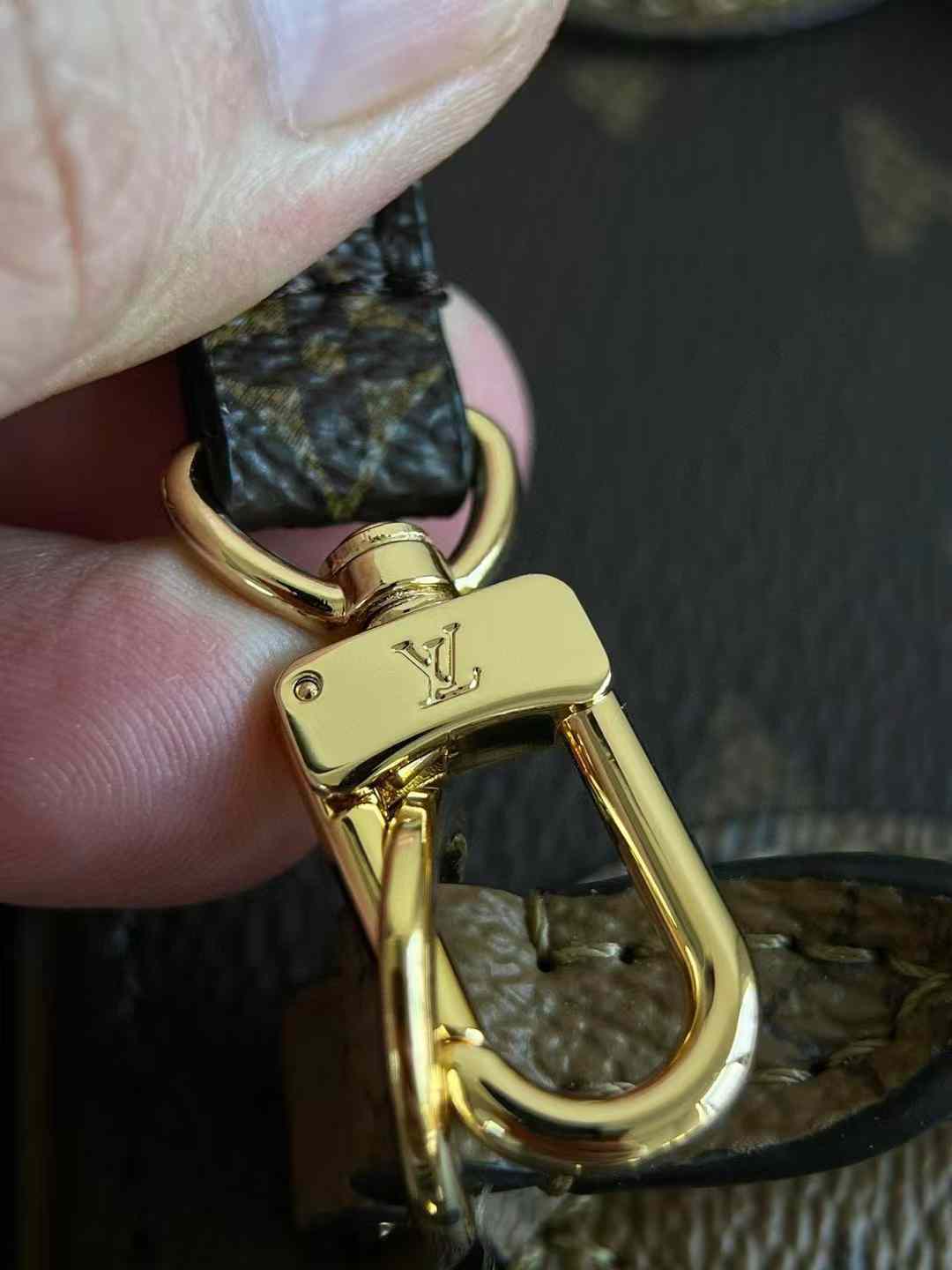 Louis Vuitton OnTheGo BB M46839 view 6