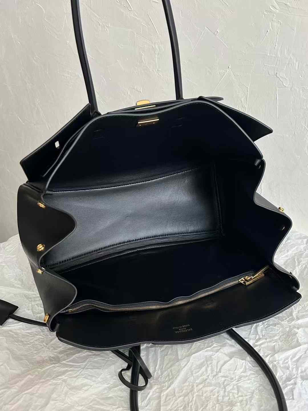 Balenciaga Lel Air Bag view 4