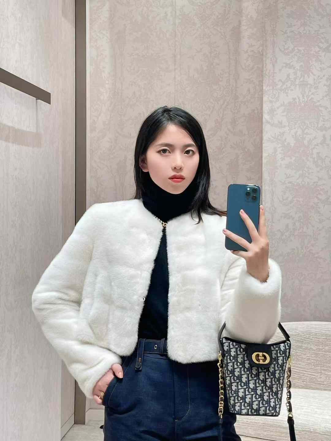 Dior 30 Montaigne Amber Mini Bucket Bag view 9