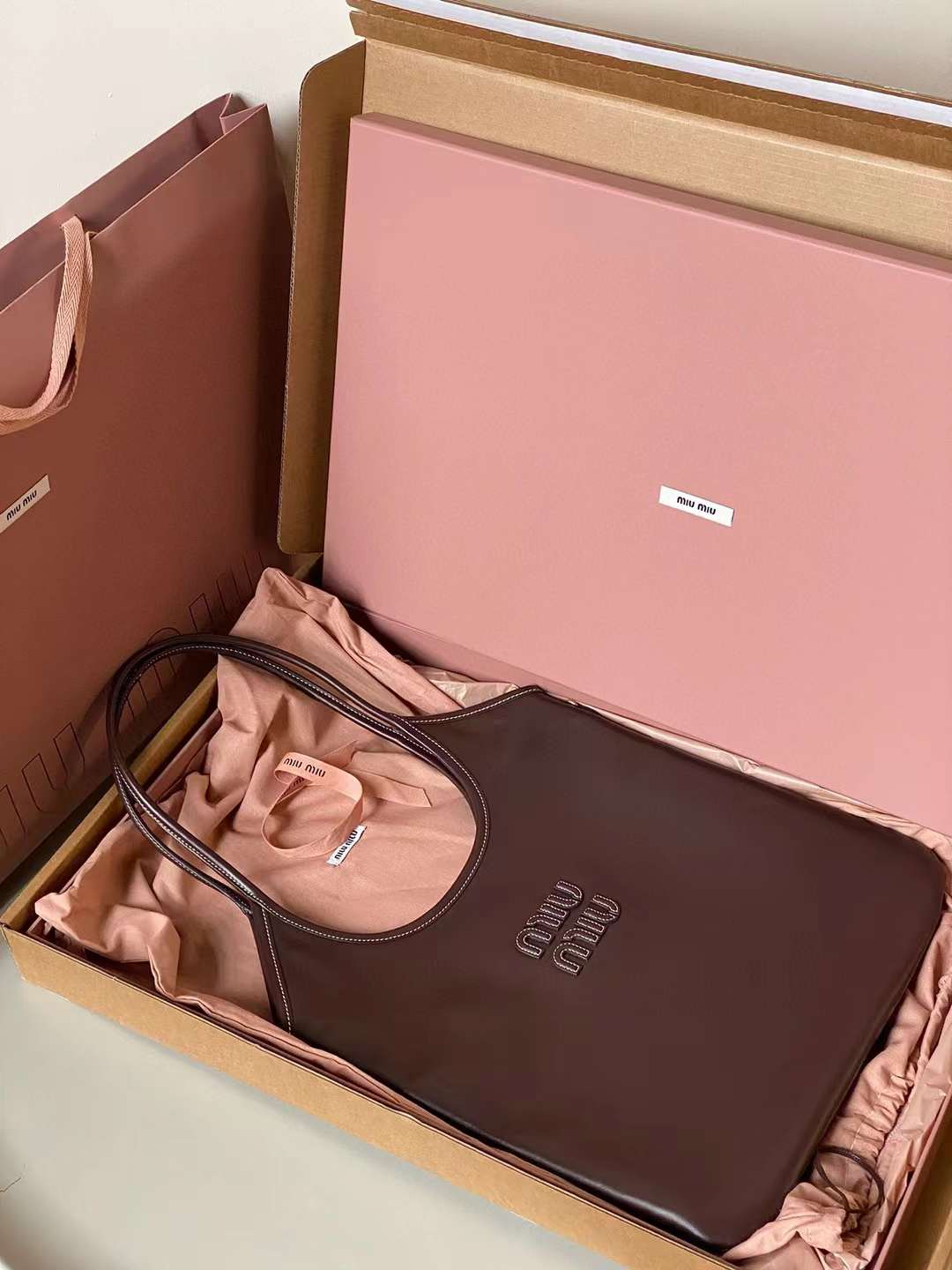 Miu Miu IVY leather bag view 2