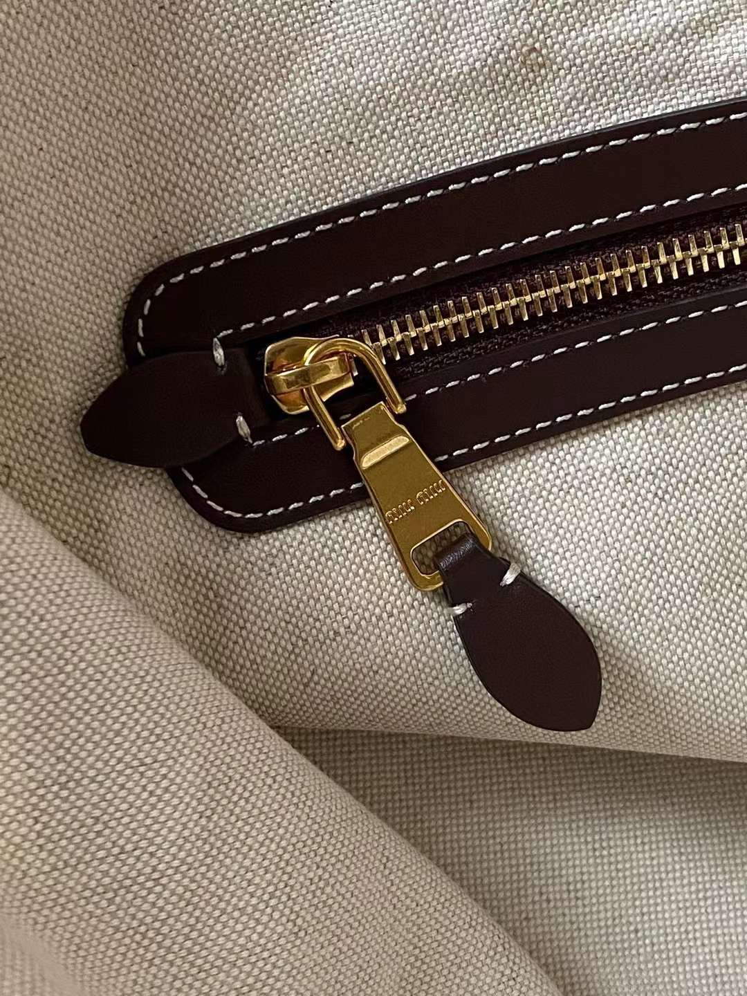 Miu Miu IVY leather bag view 8