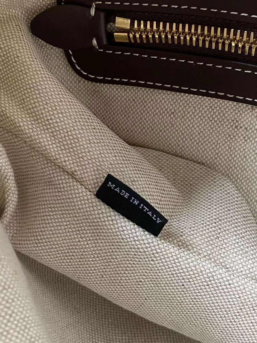 Miu Miu IVY leather bag view 9