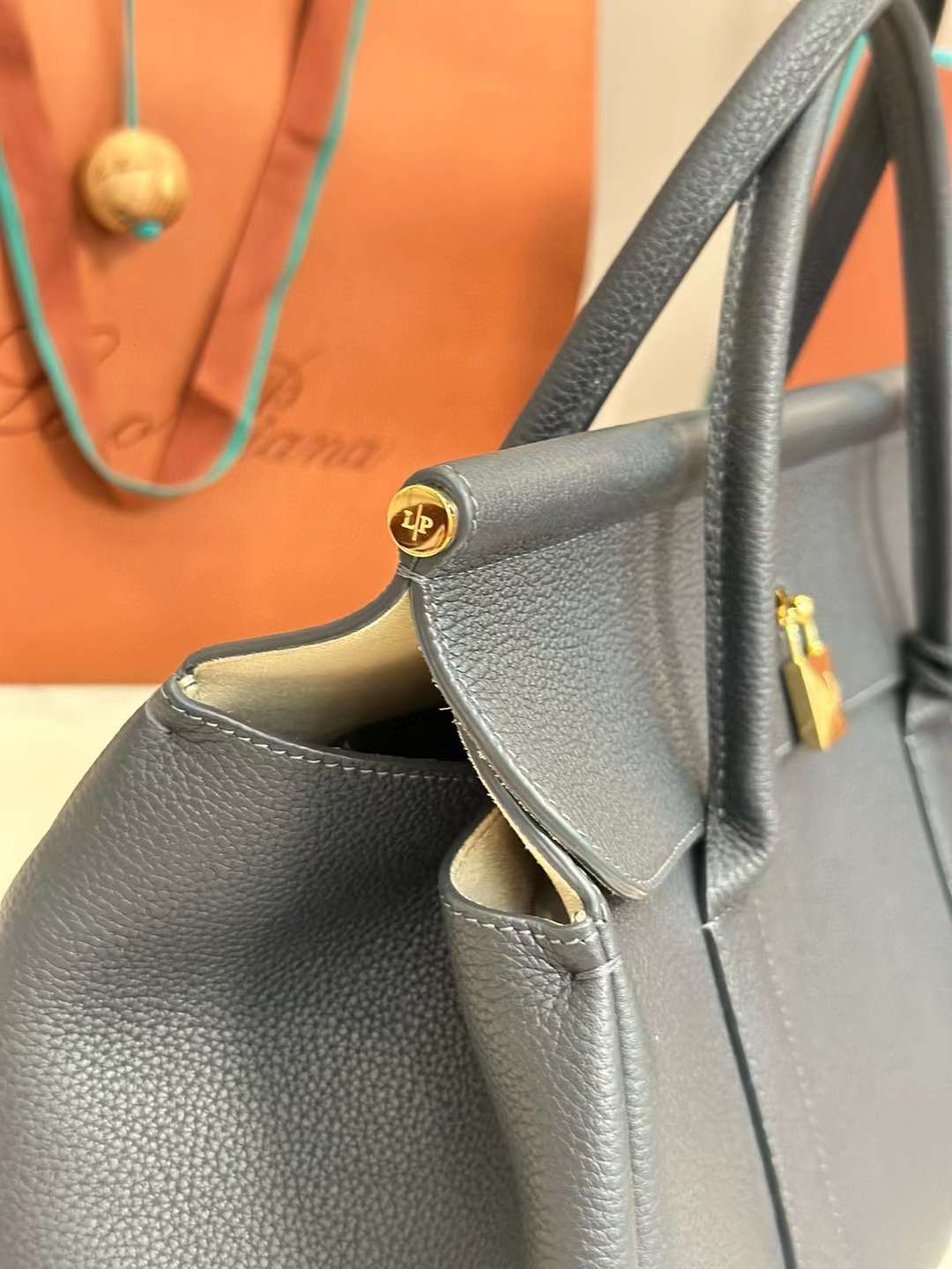 Loro Piana Loom L32 view 5
