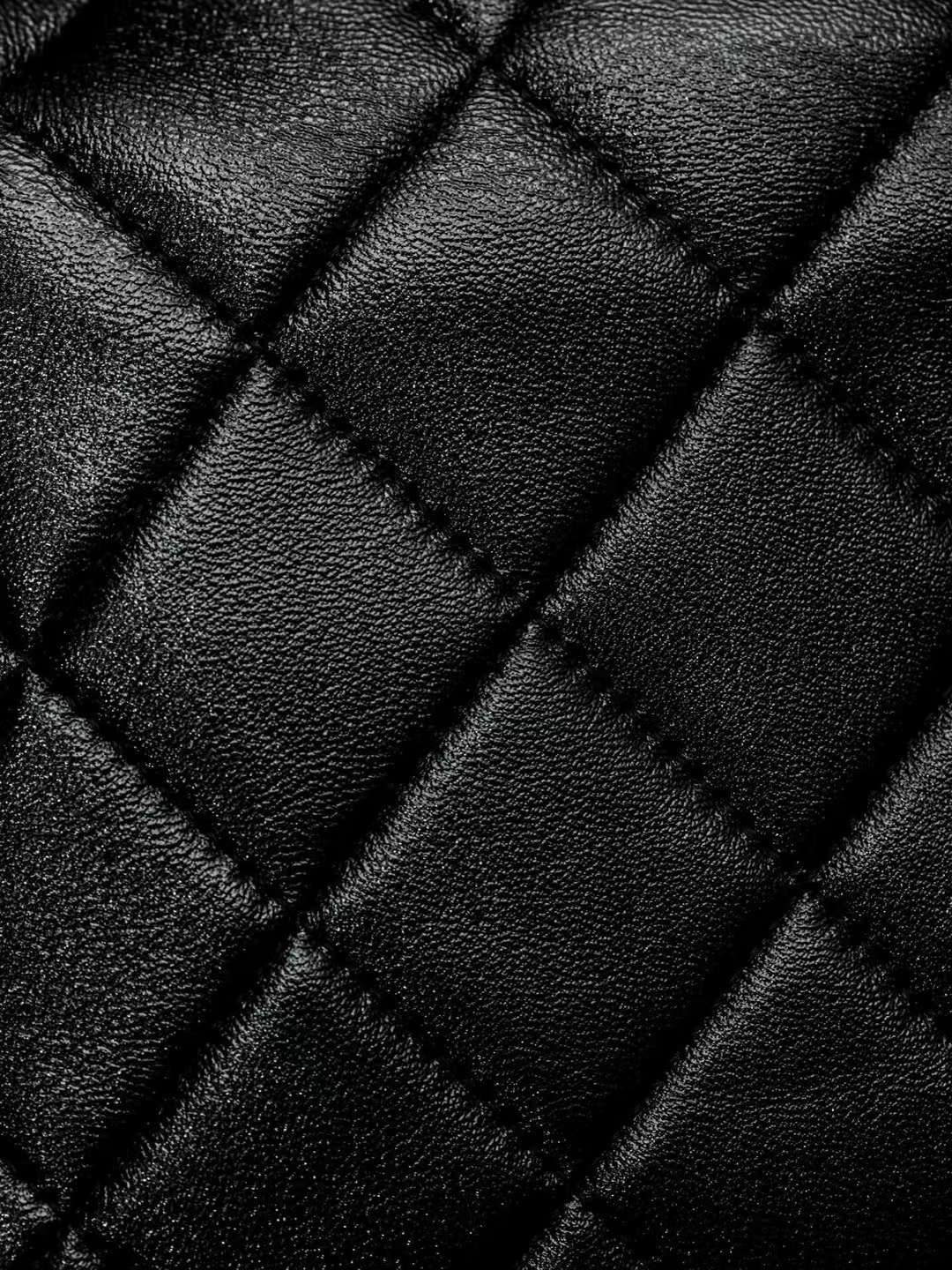 Chanel Pochette Avec Chaine view 7