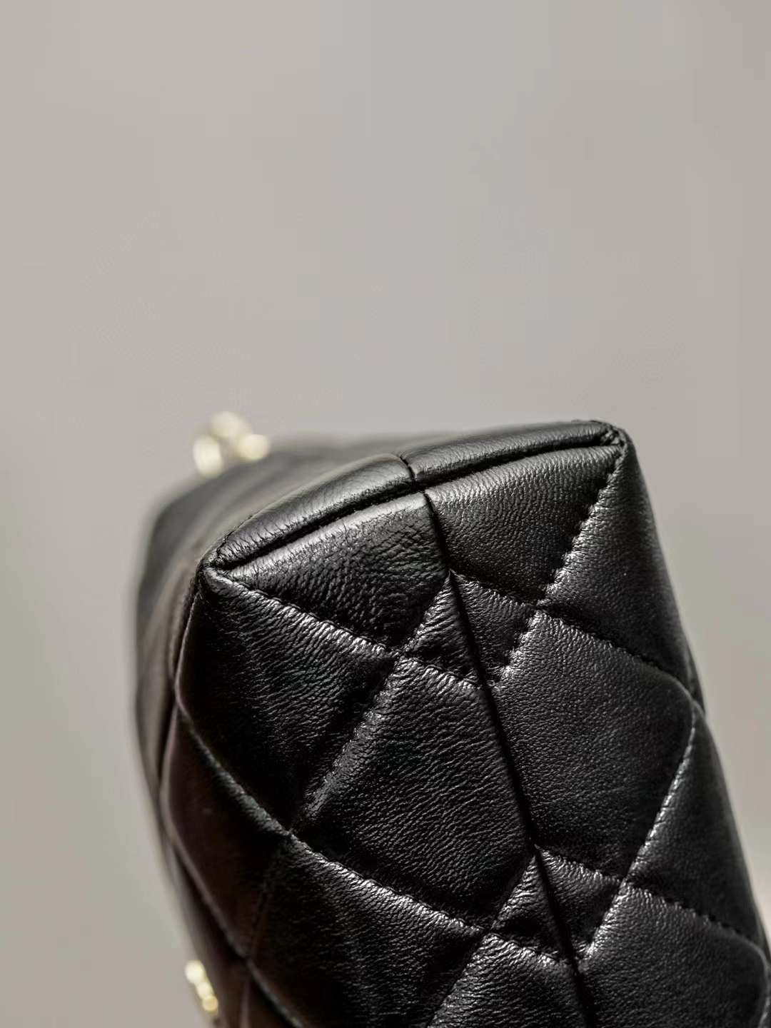 Chanel Pochette Avec Chaine view 8