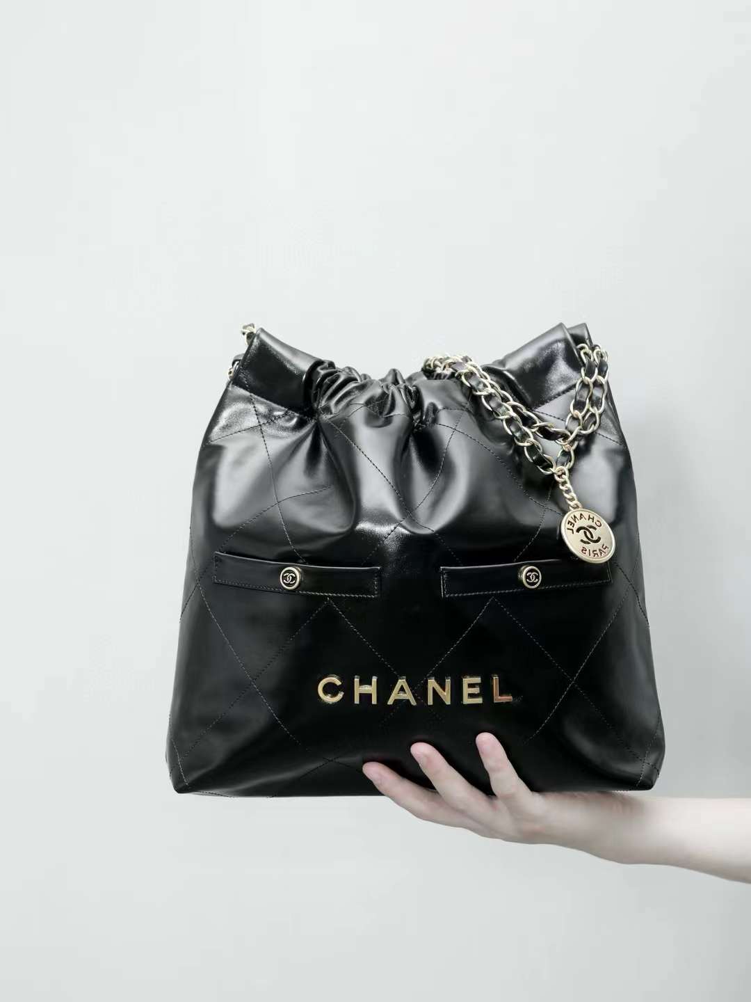 Chanel 22 Handbag view 1