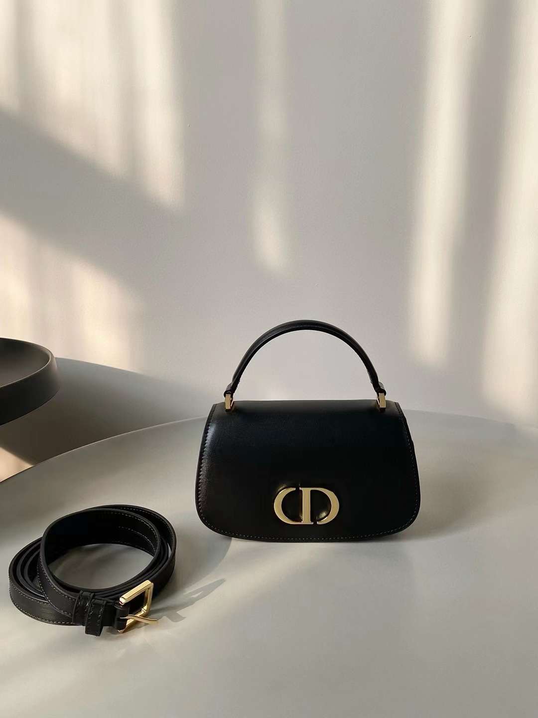 Dior 30 Montaigne Avenue Top Handle Bag view 3