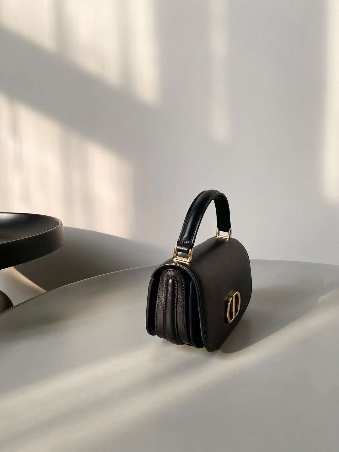 Dior 30 Montaigne Avenue Top Handle Bag view 4