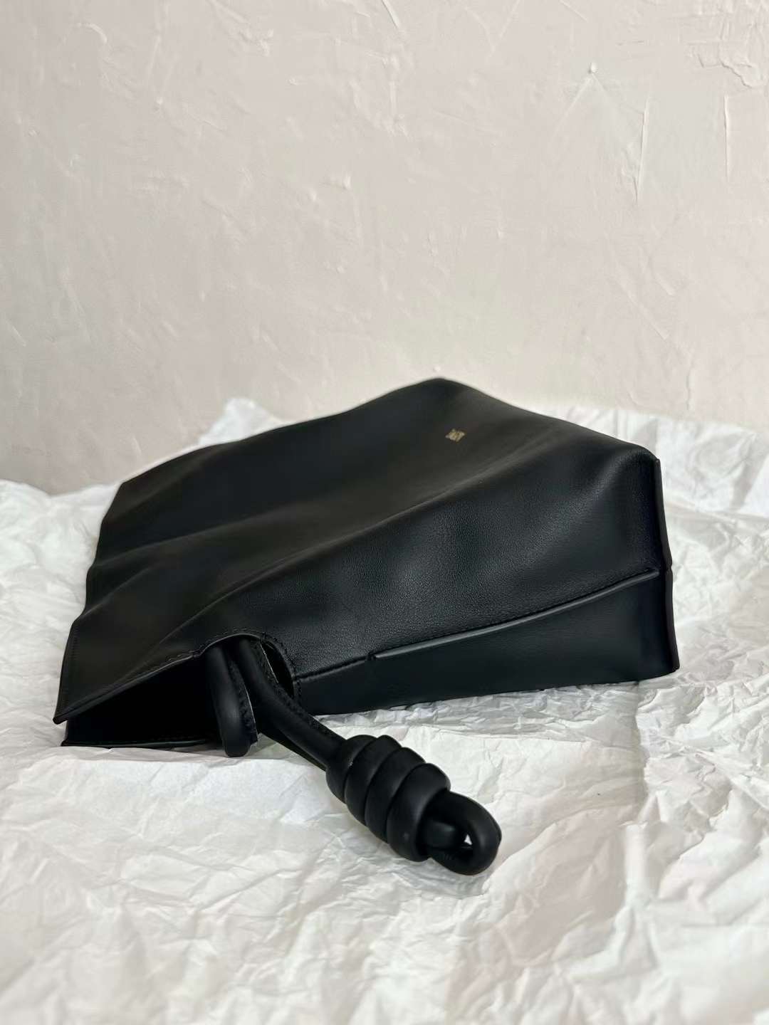Loewe Flamenco clutch in nappa calfskin view 3