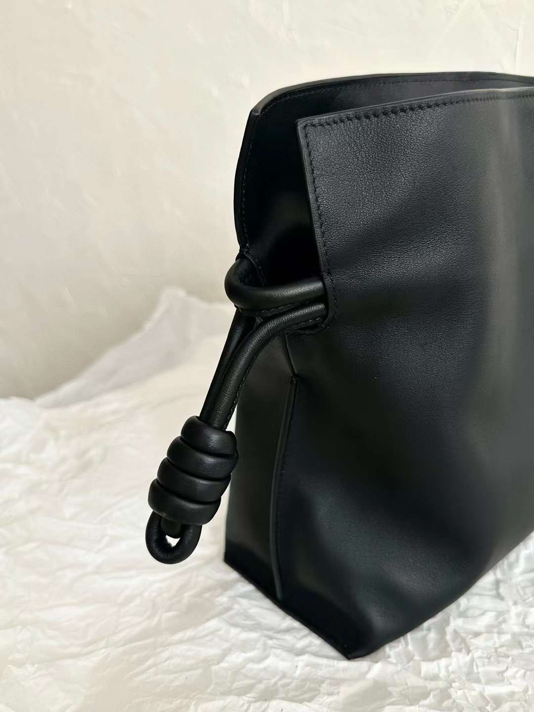 Loewe Flamenco clutch in nappa calfskin view 4