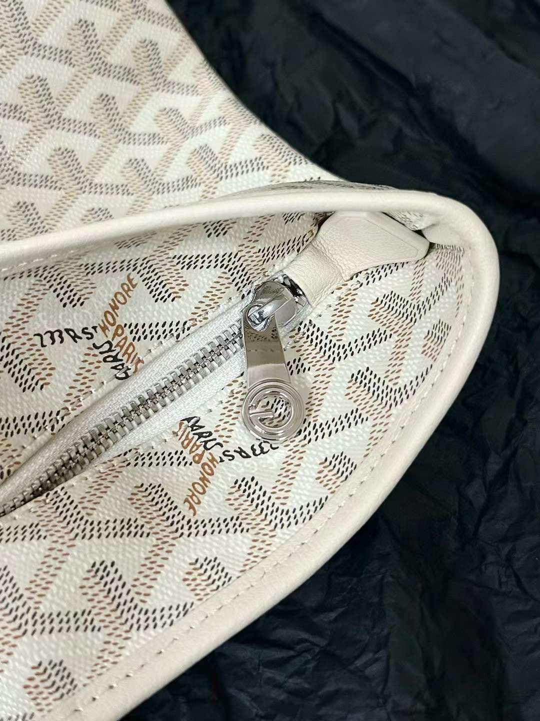 Goyard Artois MM Bag 2024 view 5