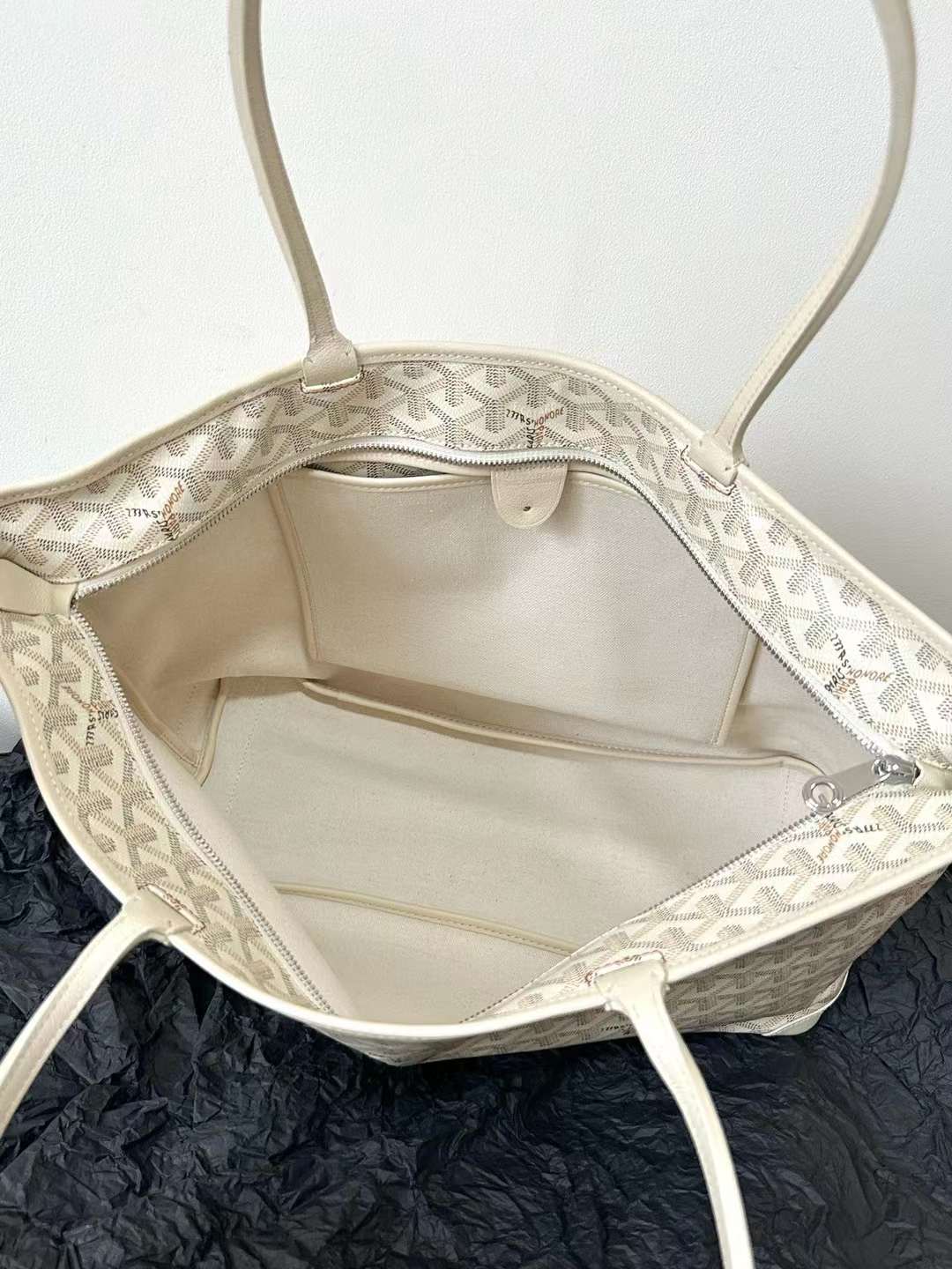 Goyard Artois MM Bag 2024 view 8