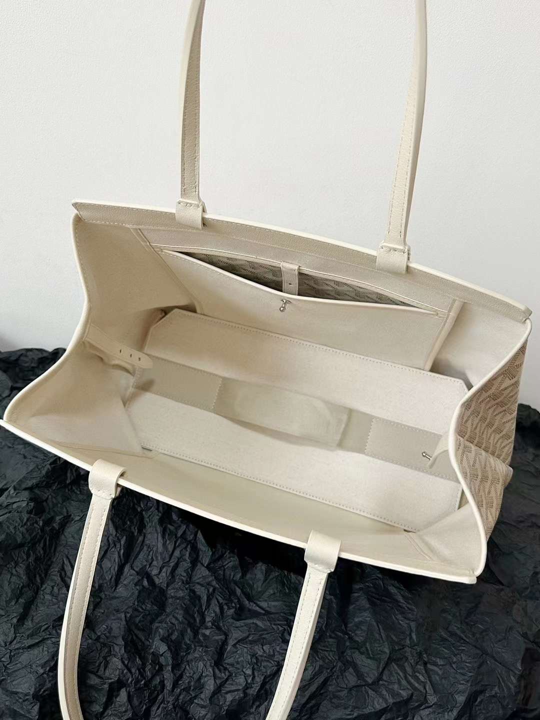Goyard Bellechasse Biaude PM Bag view 7