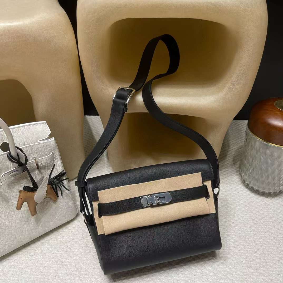 Hermès Kelly Messenger view 1