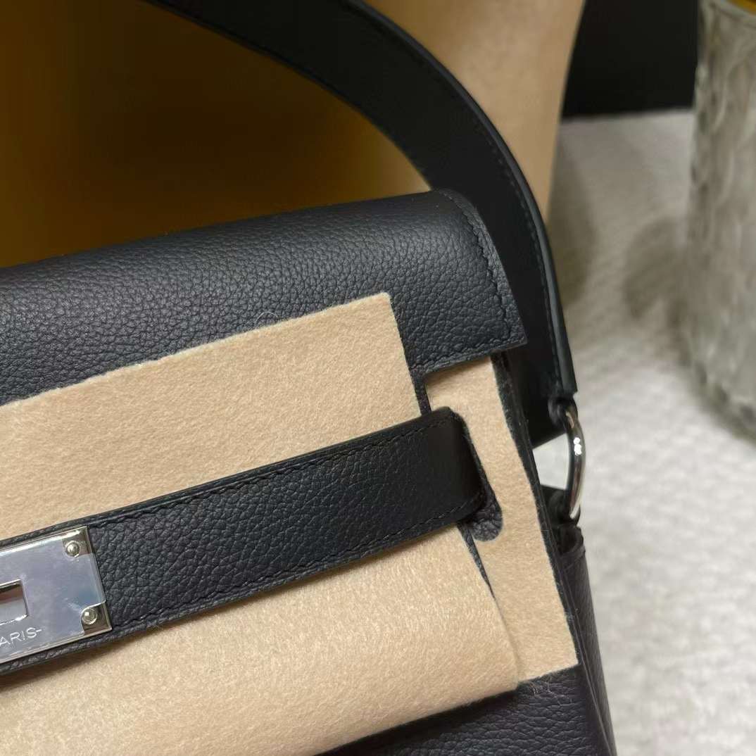 Hermès Kelly Messenger view 3
