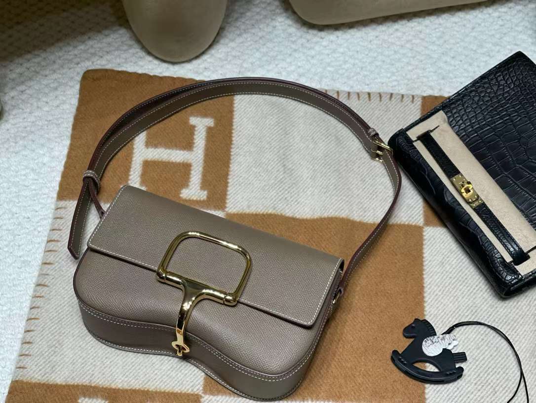 Hermès Della Cavallerria Elan view 2