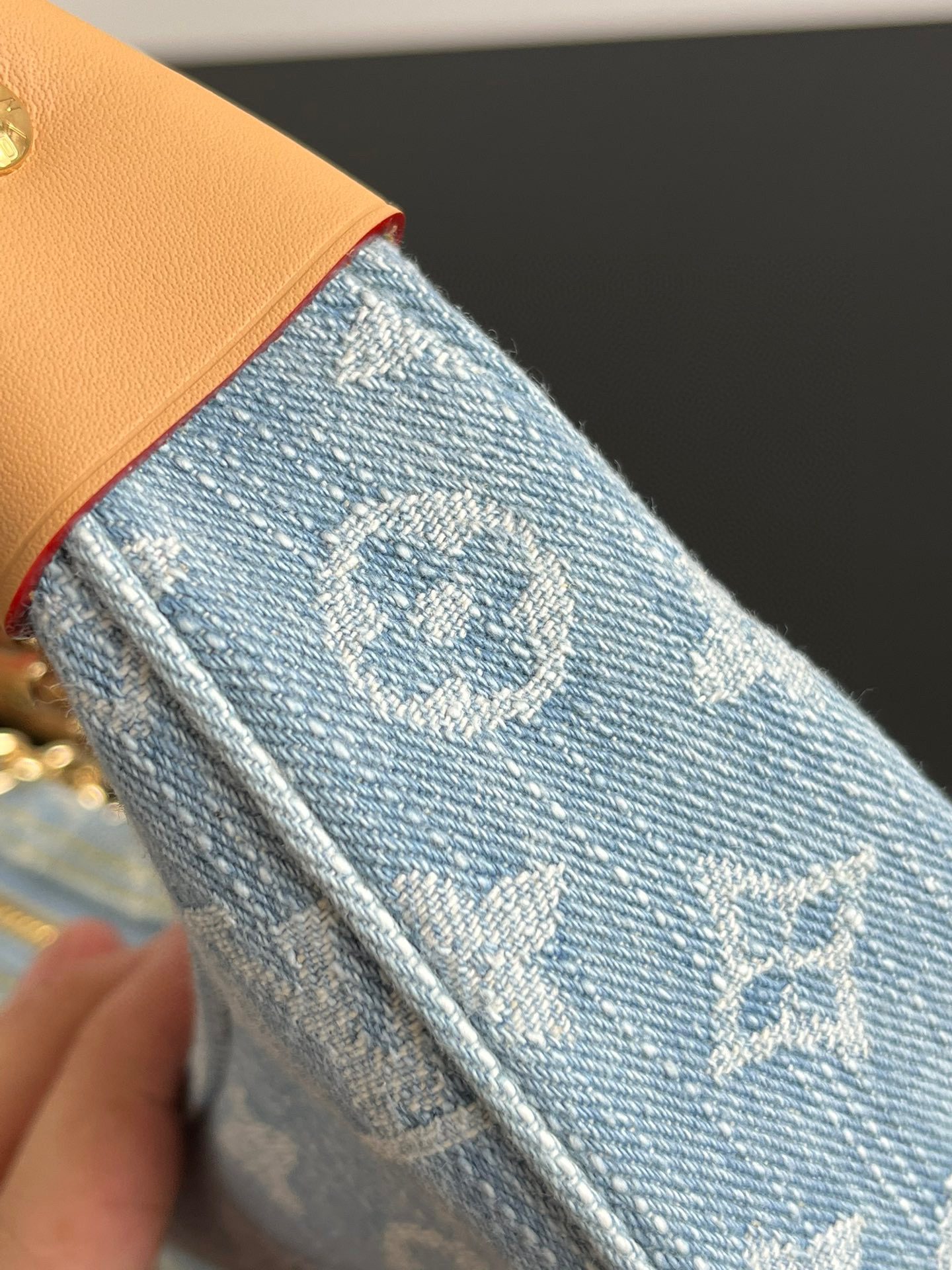 Louis Vuitton LOOP handbag view 15