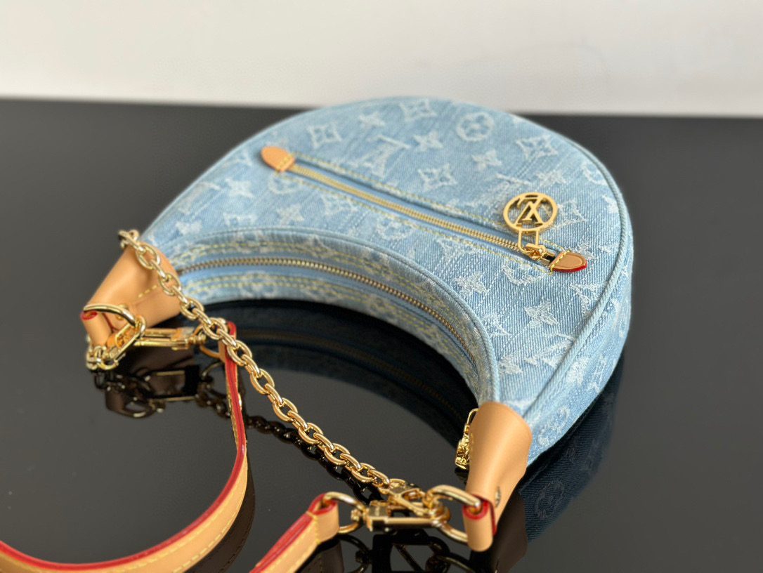 Louis Vuitton LOOP handbag view 6
