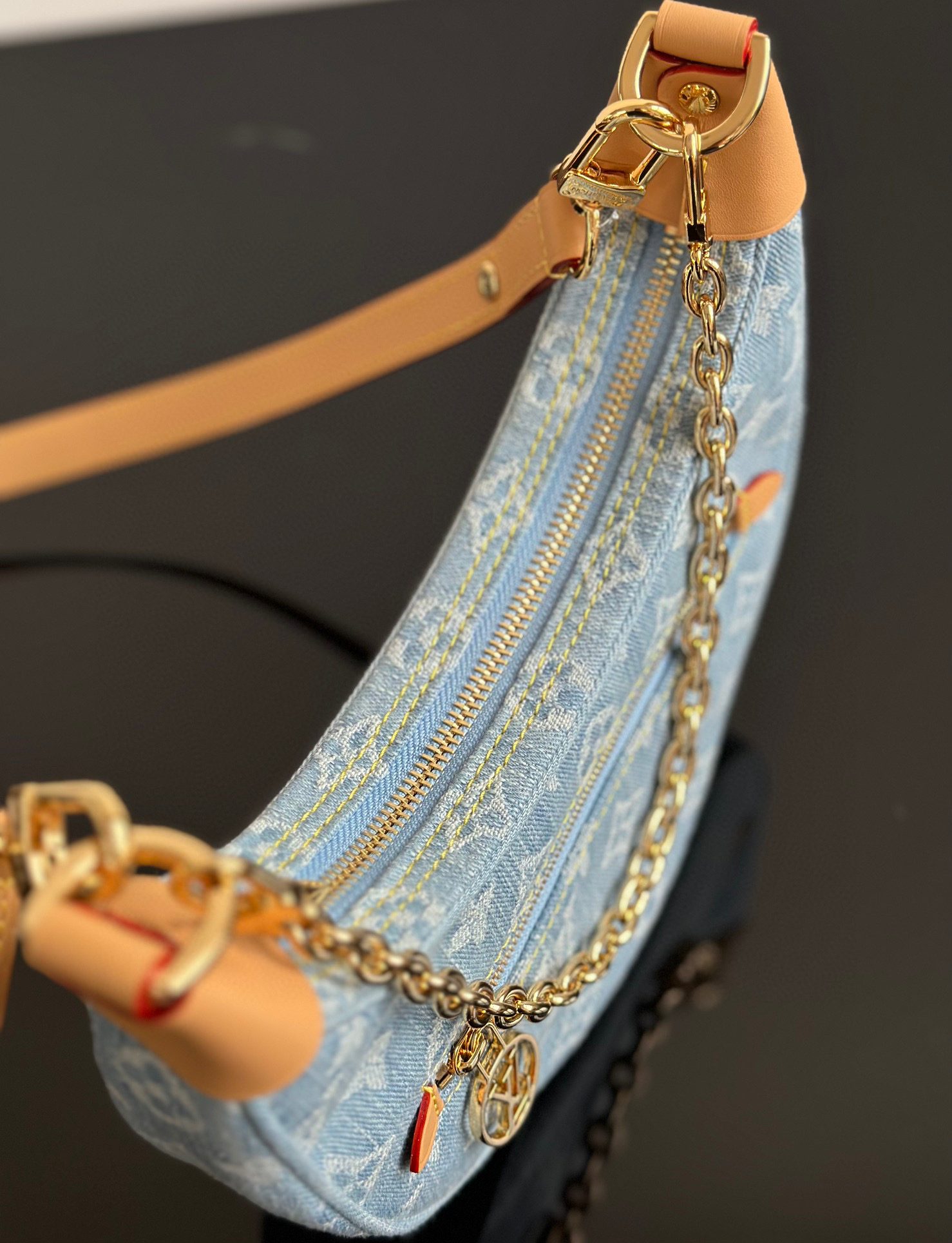 Louis Vuitton LOOP handbag view 8