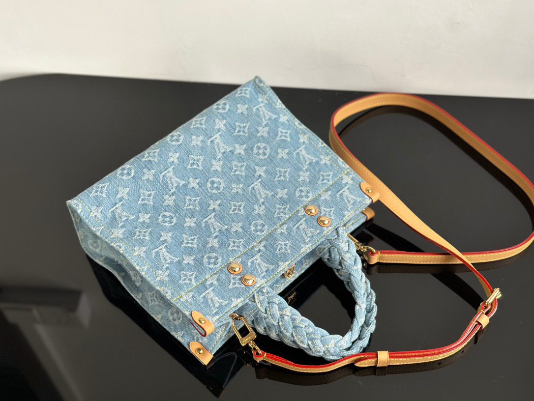 Louis Vuitton LET GO Small handbag view 6