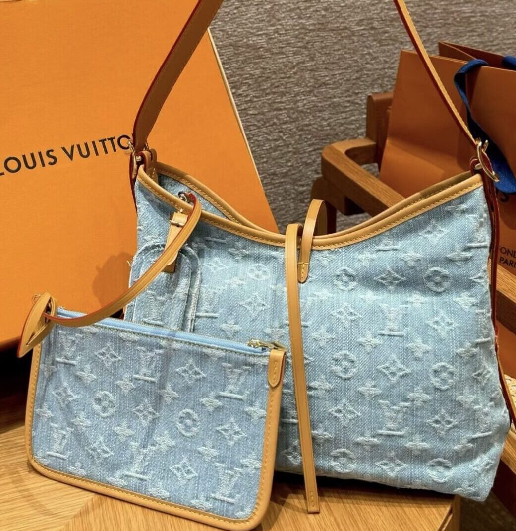 Louis Vuitton CARRYALL Small handbag view 1
