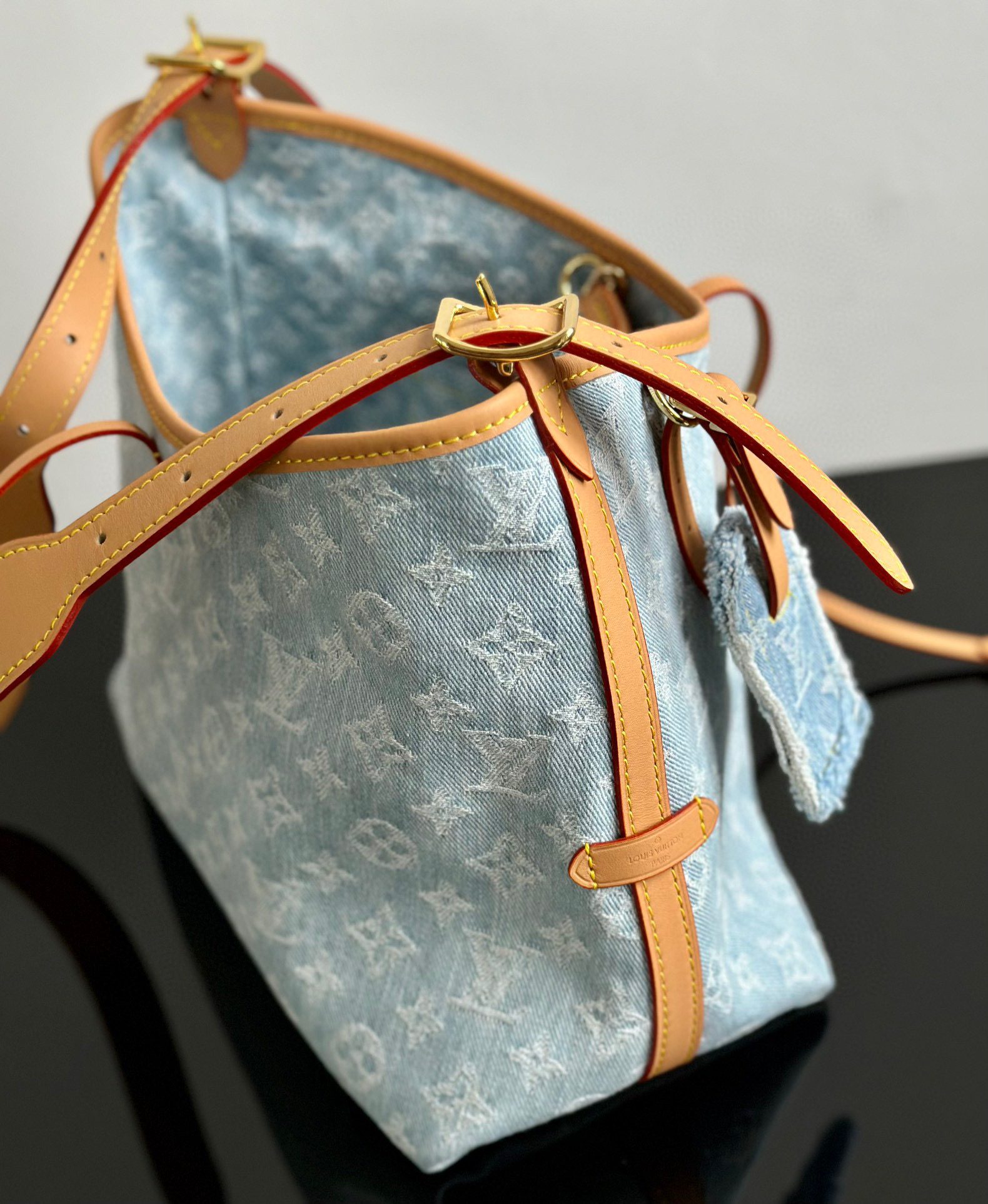 Louis Vuitton CARRYALL Small handbag view 10