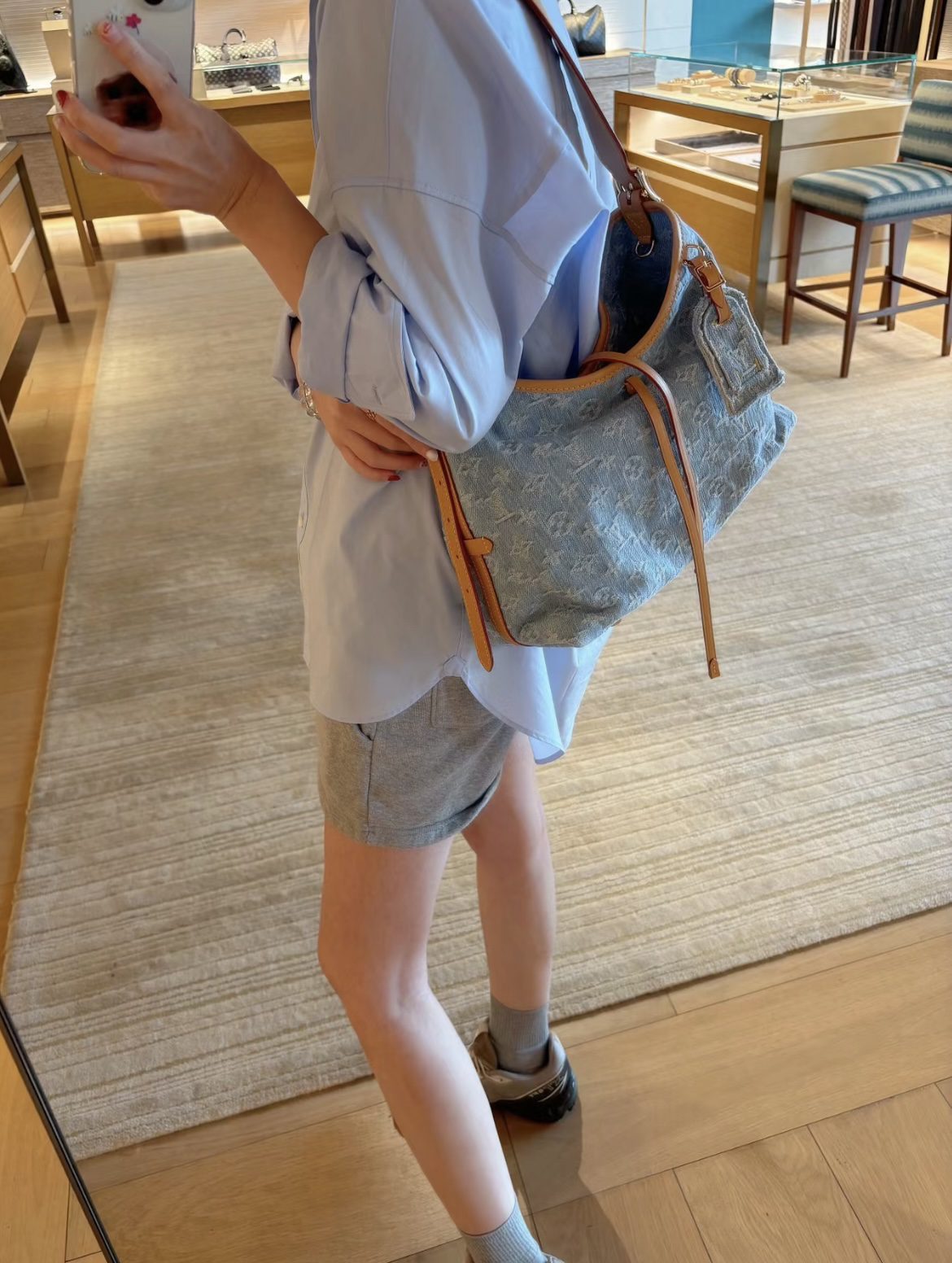Louis Vuitton CARRYALL Small handbag view 11