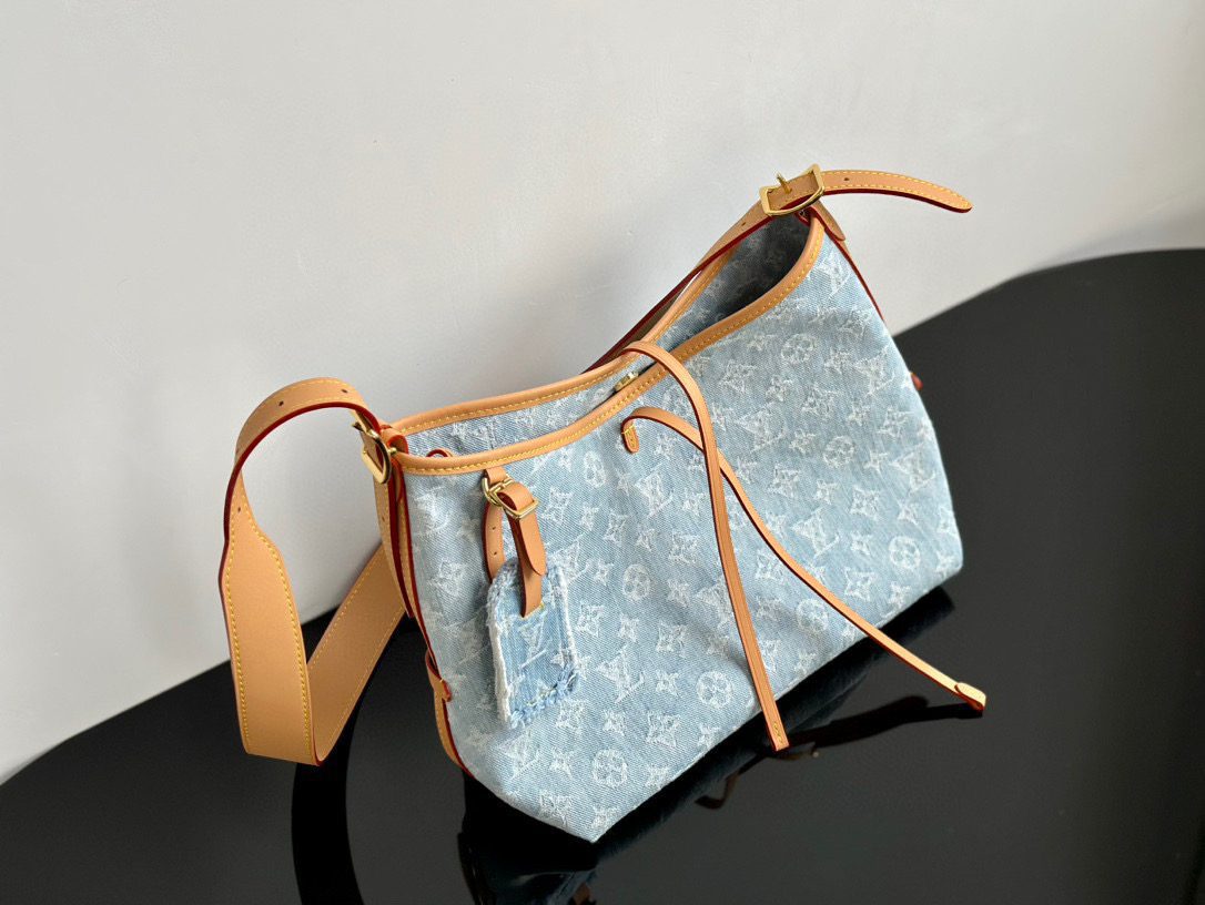 Louis Vuitton CARRYALL Small handbag view 3