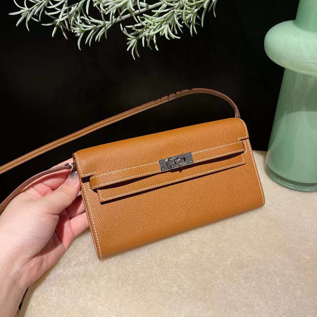 Hermès Kelly To Go view 2