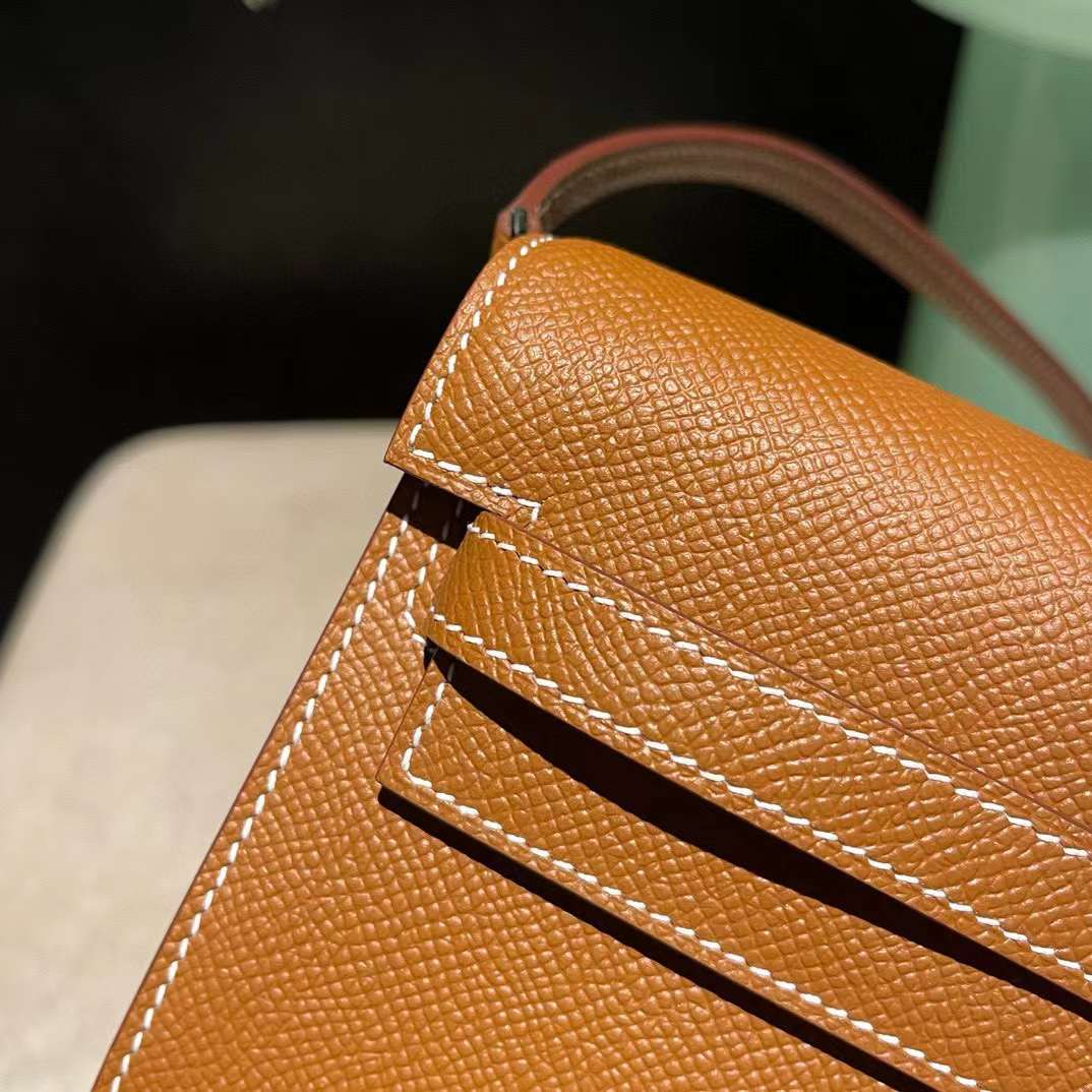 Hermès Kelly To Go view 3