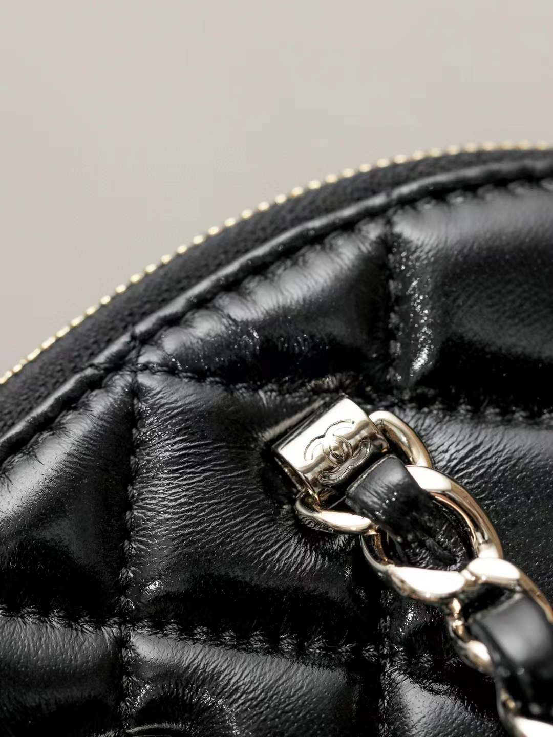 Chanel Clutch with Chain view 5