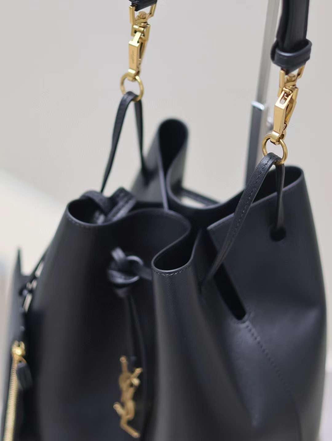 Saint Laurent PARIS VII pochon in lambskin view 3