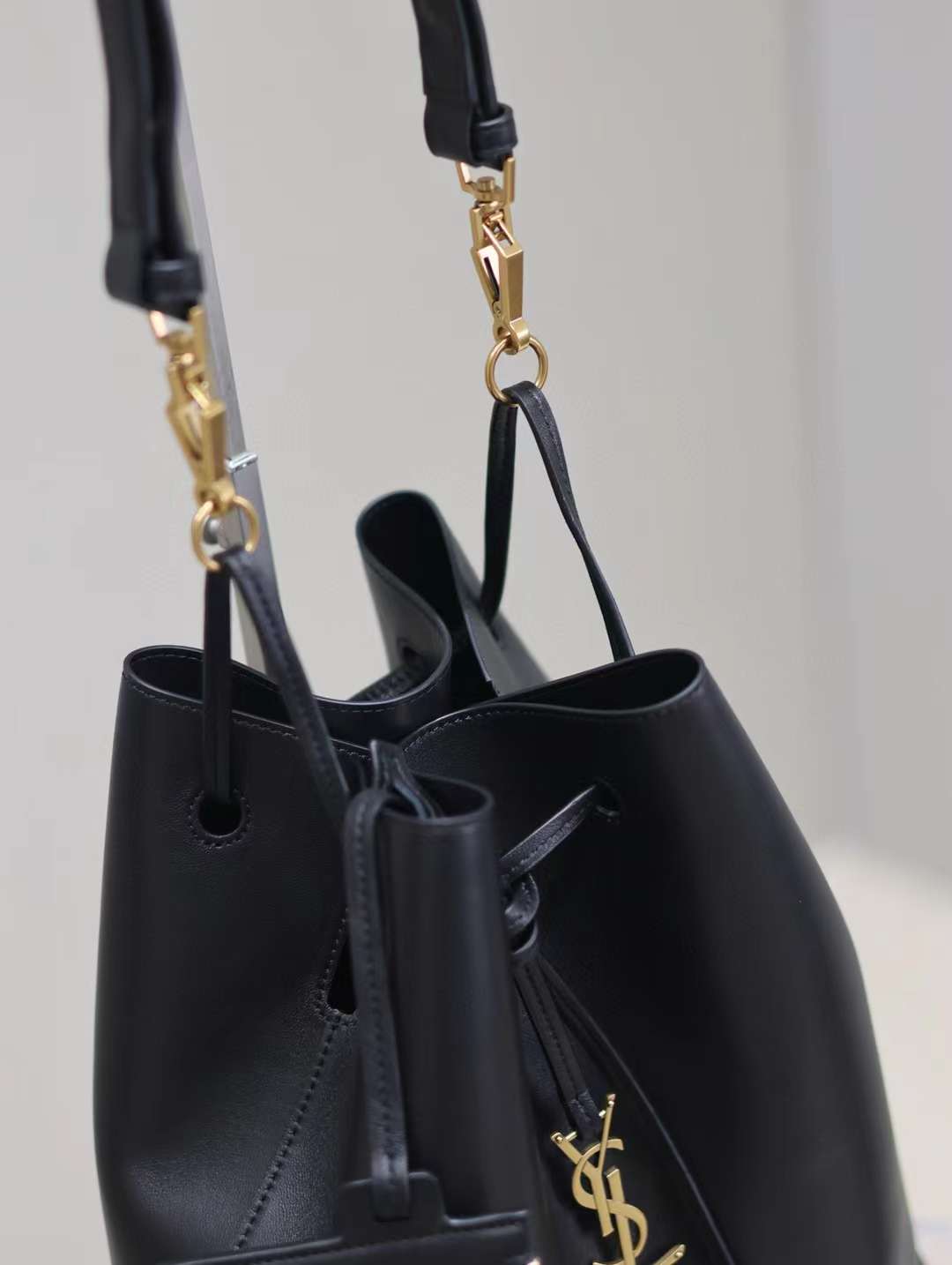 Saint Laurent PARIS VII pochon in lambskin view 7