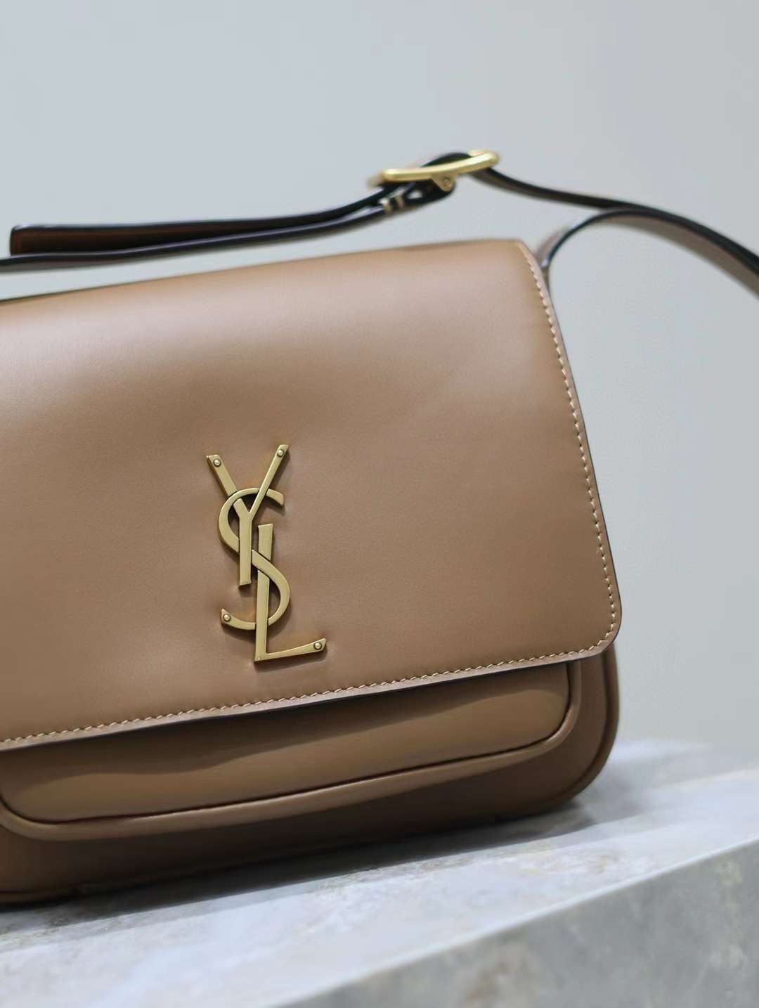 Saint Laurent NIKI besace in leather view 2