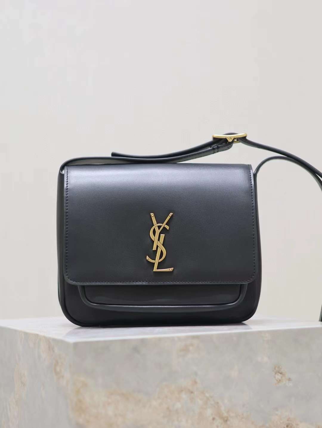 Saint Laurent NIKI besace in leather view 1