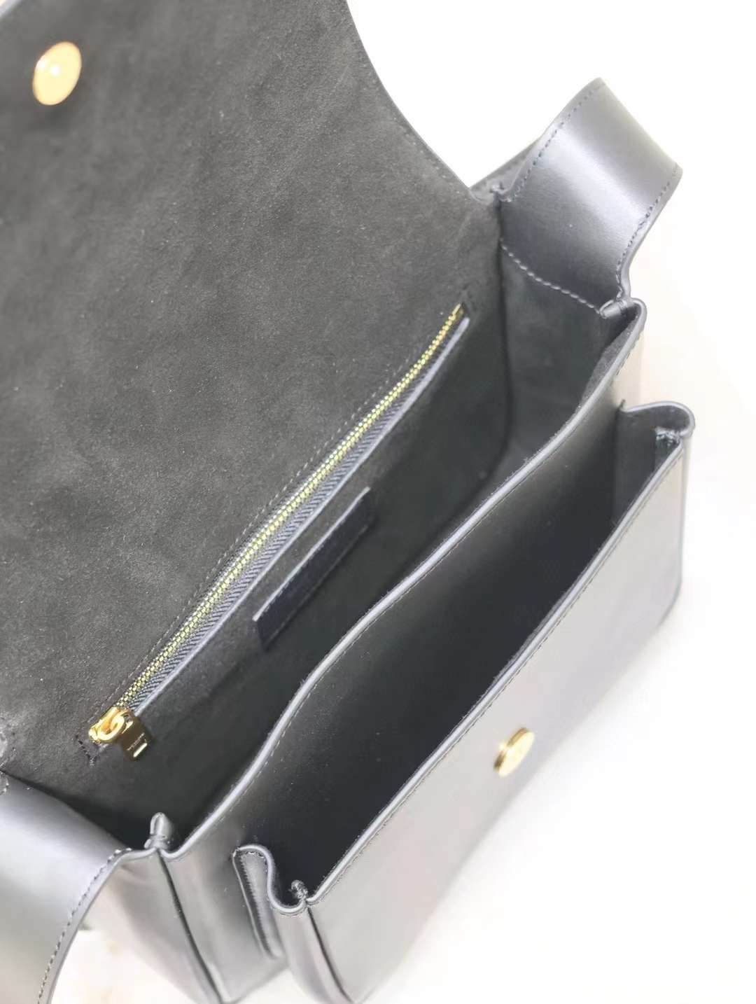 Saint Laurent NIKI besace in leather view 4