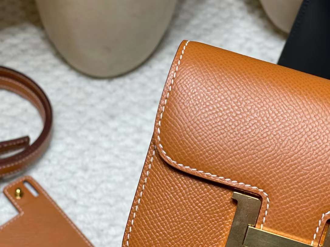 Hermès Constance Slim Purse view 3