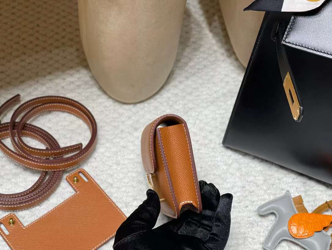 Hermès Constance Slim Purse view 4