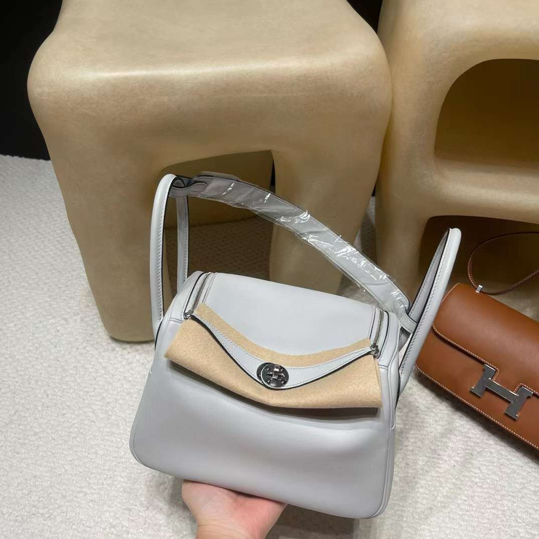 Hermès Mermes Lindy 26 view 1