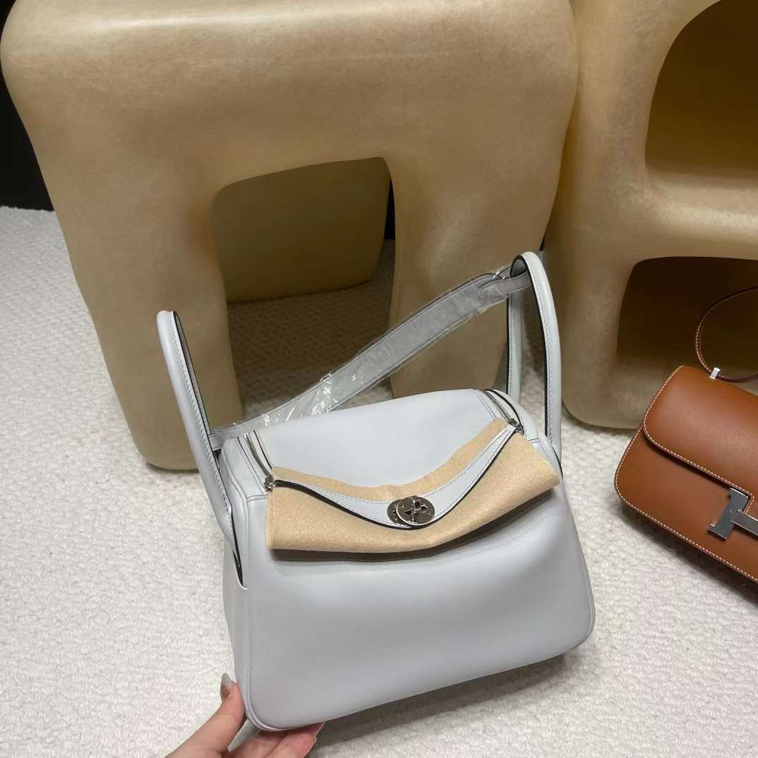 Hermès Mermes Lindy 26 view 2