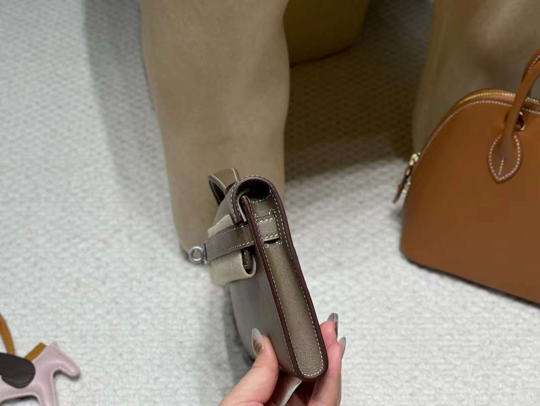 Hermès KELLY CUT bag for dinner view 5