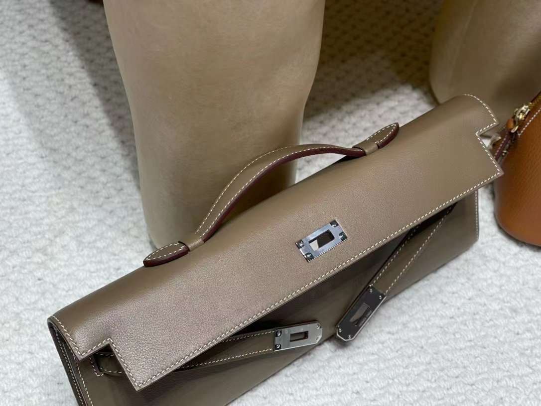 Hermès KELLY CUT bag for dinner view 8