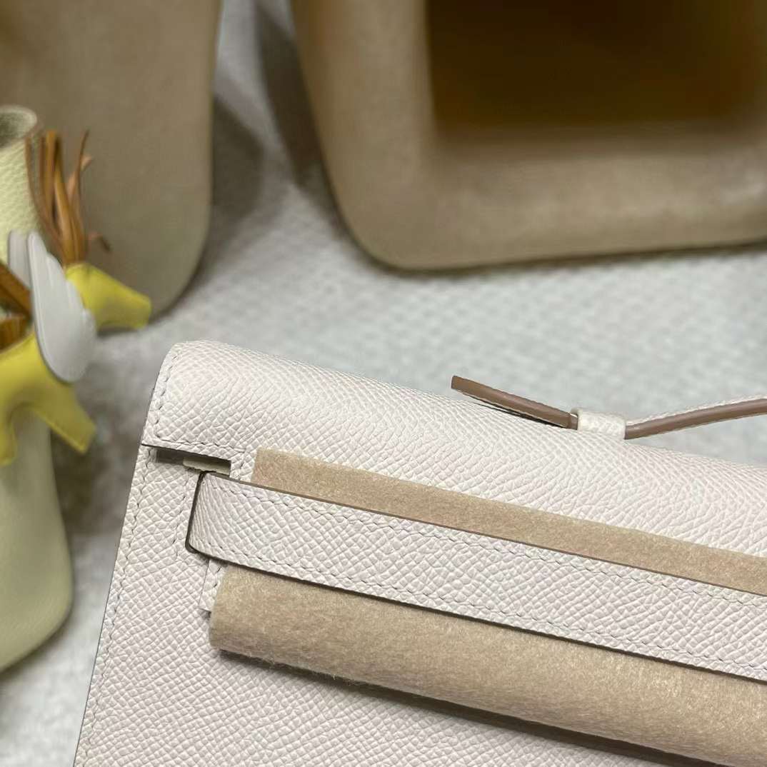 Hermès KELLY CUT bag for dinner view 2