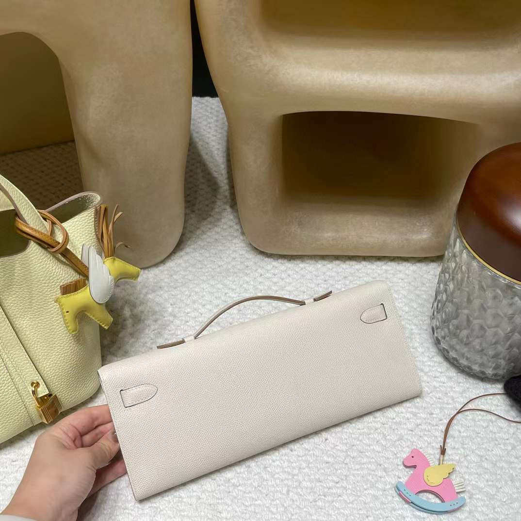 Hermès KELLY CUT bag for dinner view 5