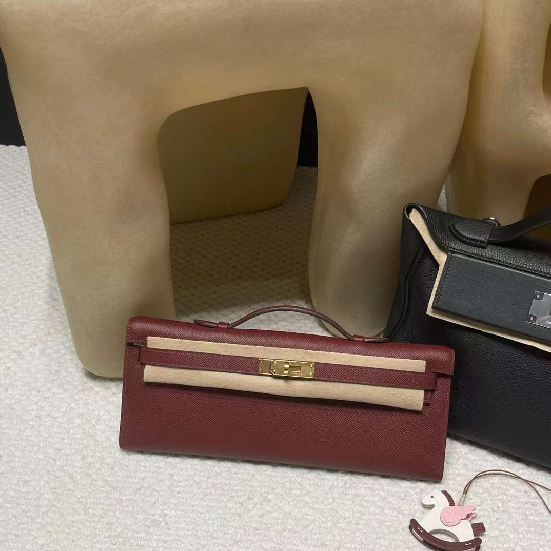 Hermès KELLY CUT bag for dinner view 1